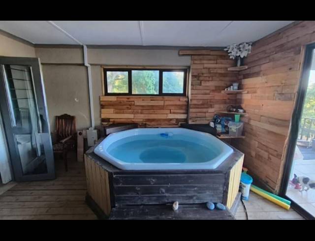 4 BEDROOM HOUSE FOR SALE IN MEER EN SEE